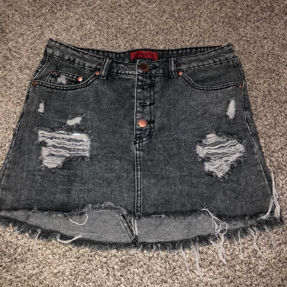 signature 8 black jean skirt